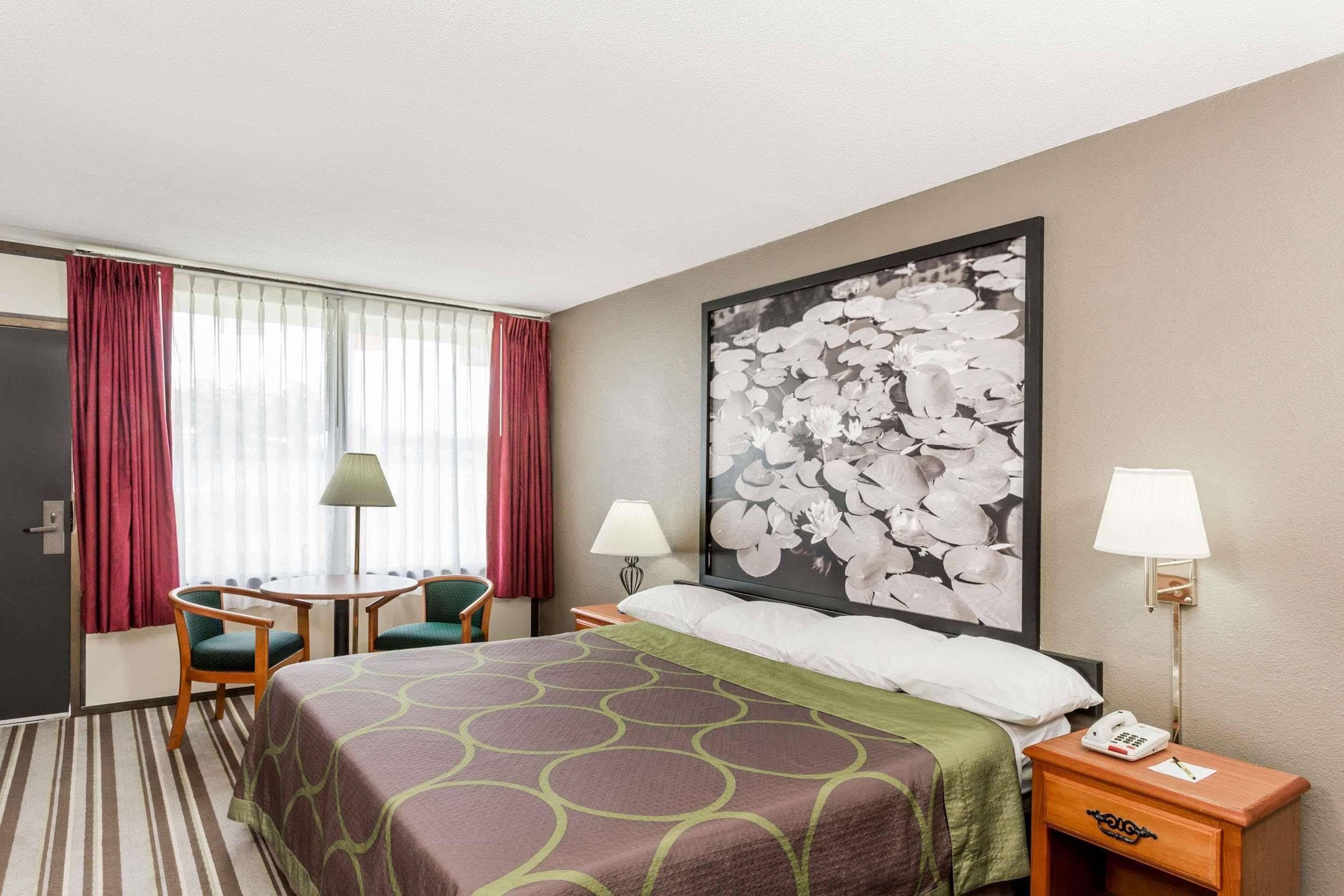 Super 8 By Wyndham Valdosta Mall Экстерьер фото