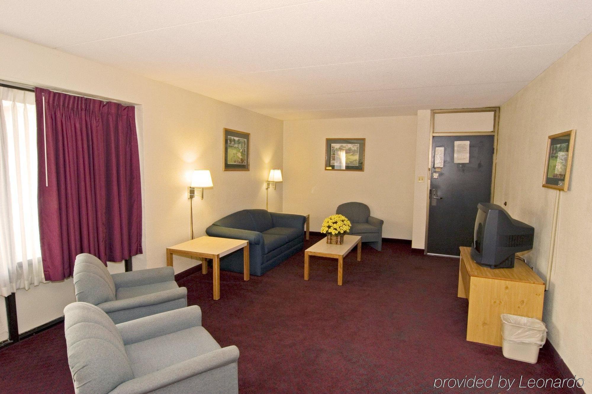 Super 8 By Wyndham Valdosta Mall Экстерьер фото